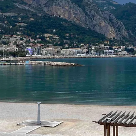 Au Riviera Palace, Magnifique マントン