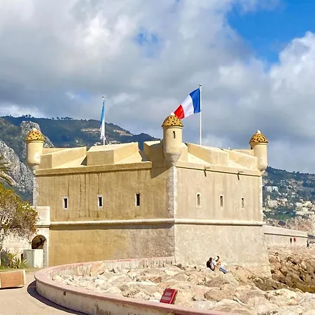 Au Riviera Palace, Magnifique アパート マントン