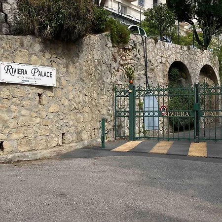 Au Riviera Palace, Magnifique
